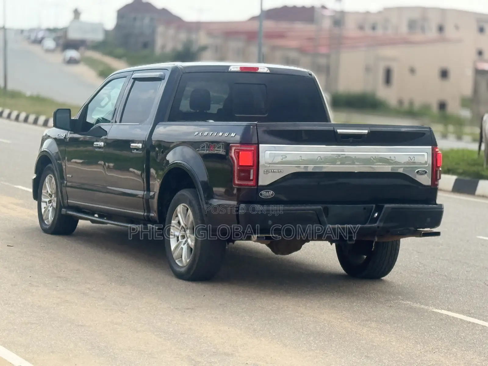 Ford F-150 Platinum 4x4 SuperCrew Cab Styleside 6.5 ft. box 157 in. WB