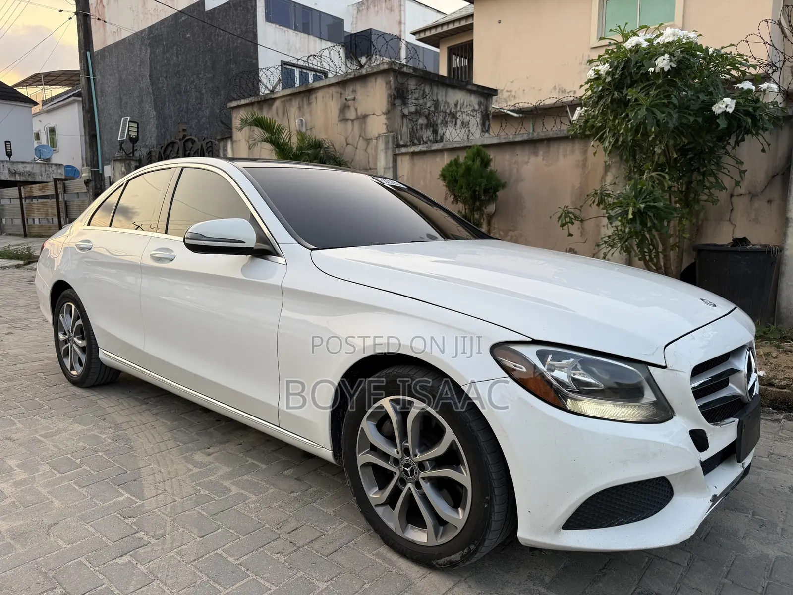 Mercedes-Benz C300 Luxury 4matic Sedan AWD (2.0L 4cyl 7A) 2017 White