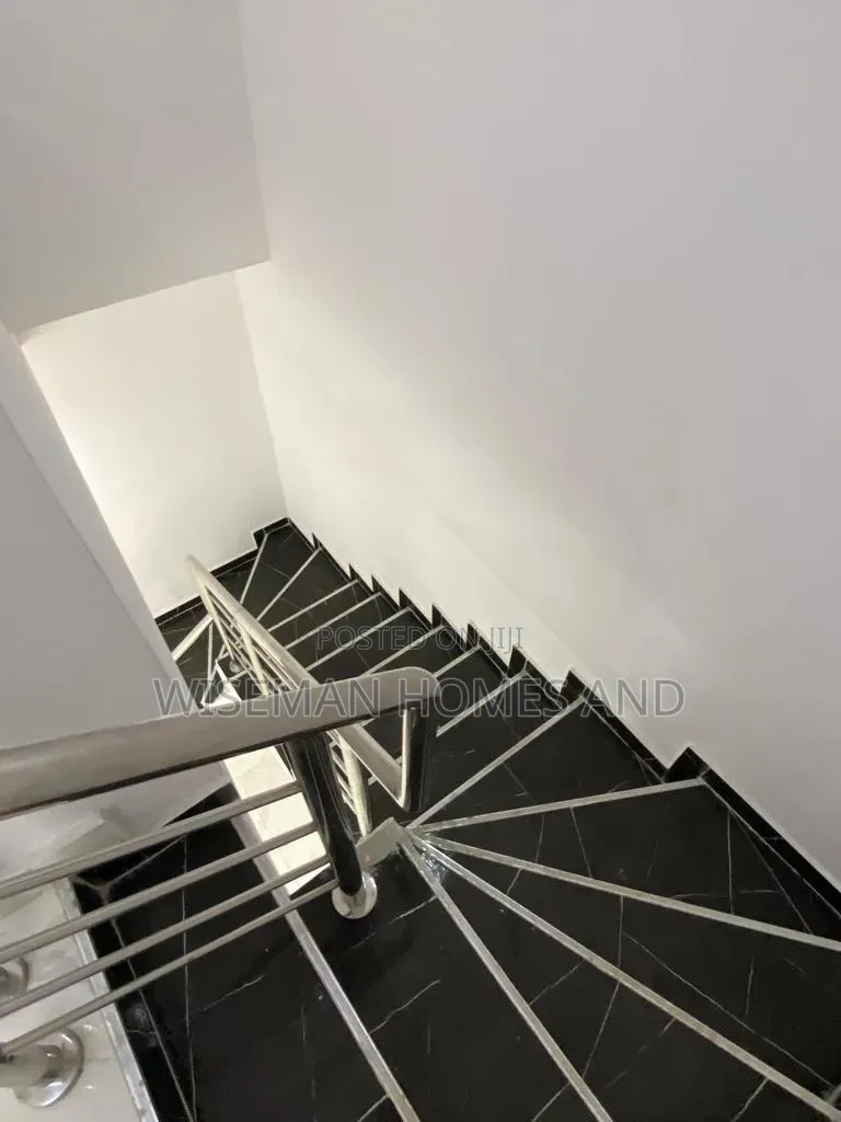 3bdrm Duplex in Ikota Lekki Eti-Osa for rent