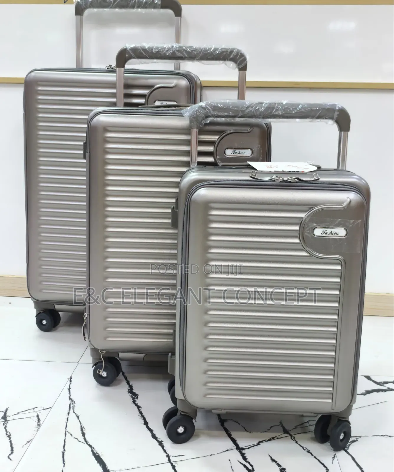 Luxury Travelling Trolley Bag