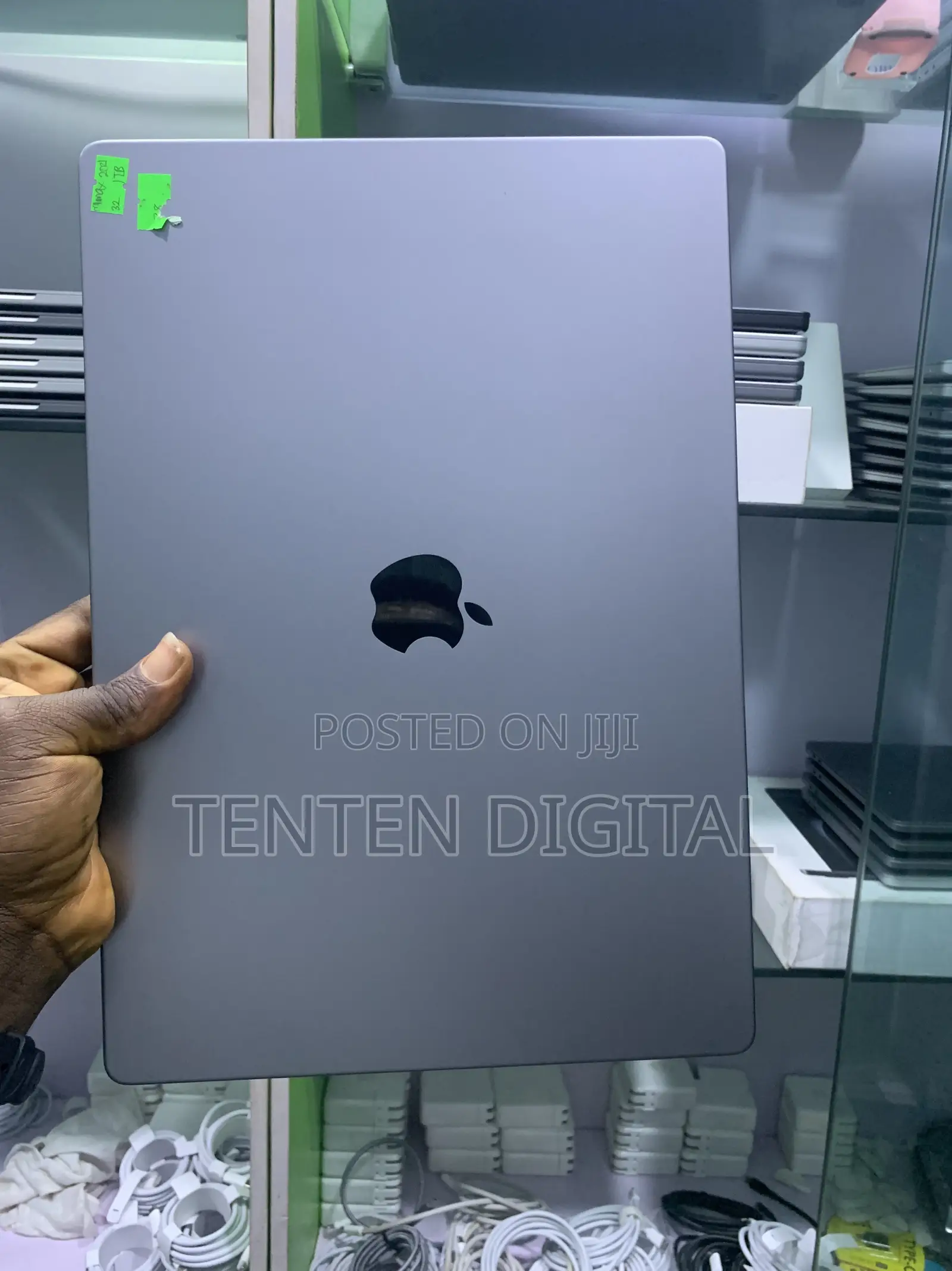 Laptop Apple MacBook Pro 2021 M1 Max 32GB Apple M1 Max SSD 1T