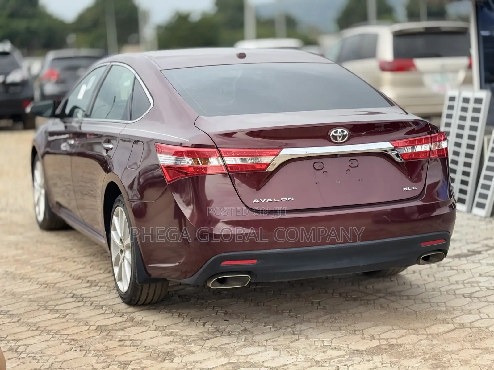 Toyota Avalon XLE Sedar FWD (3.5L 6cyl 6A) 2013 Burgundy