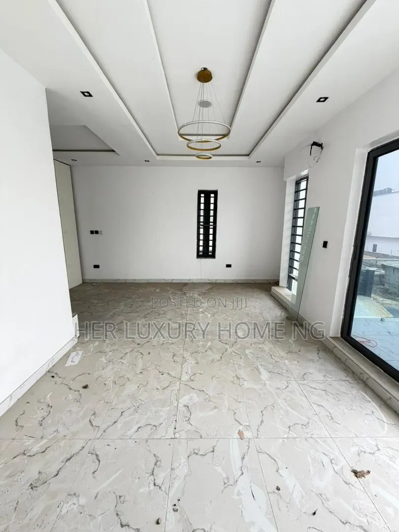 4bdrm Duplex in Thomas for sale