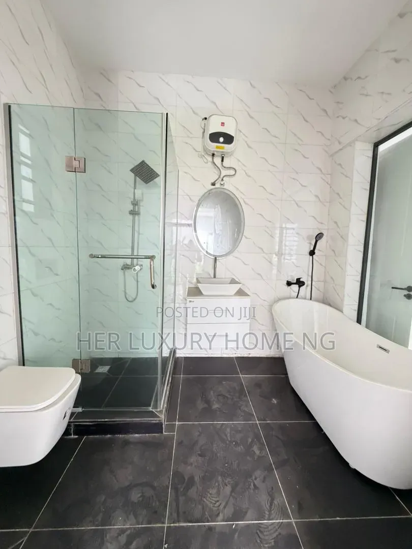 4bdrm Duplex in Thomas for sale