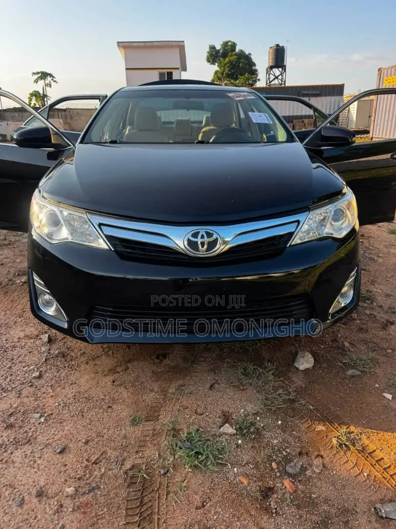 Toyota Camry LE 4dr Sedan (2.5L 4cyl 6A) 2012