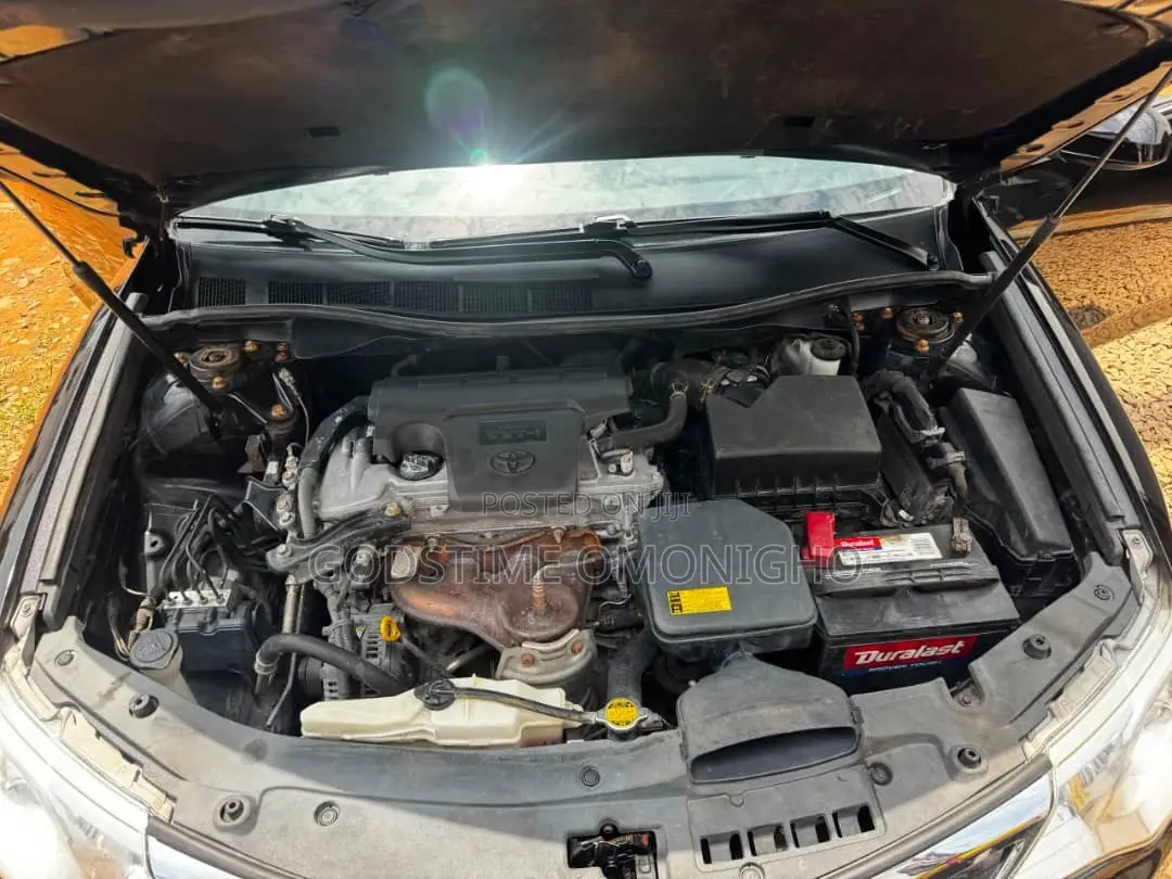 Toyota Camry LE 4dr Sedan (2.5L 4cyl 6A) 2012