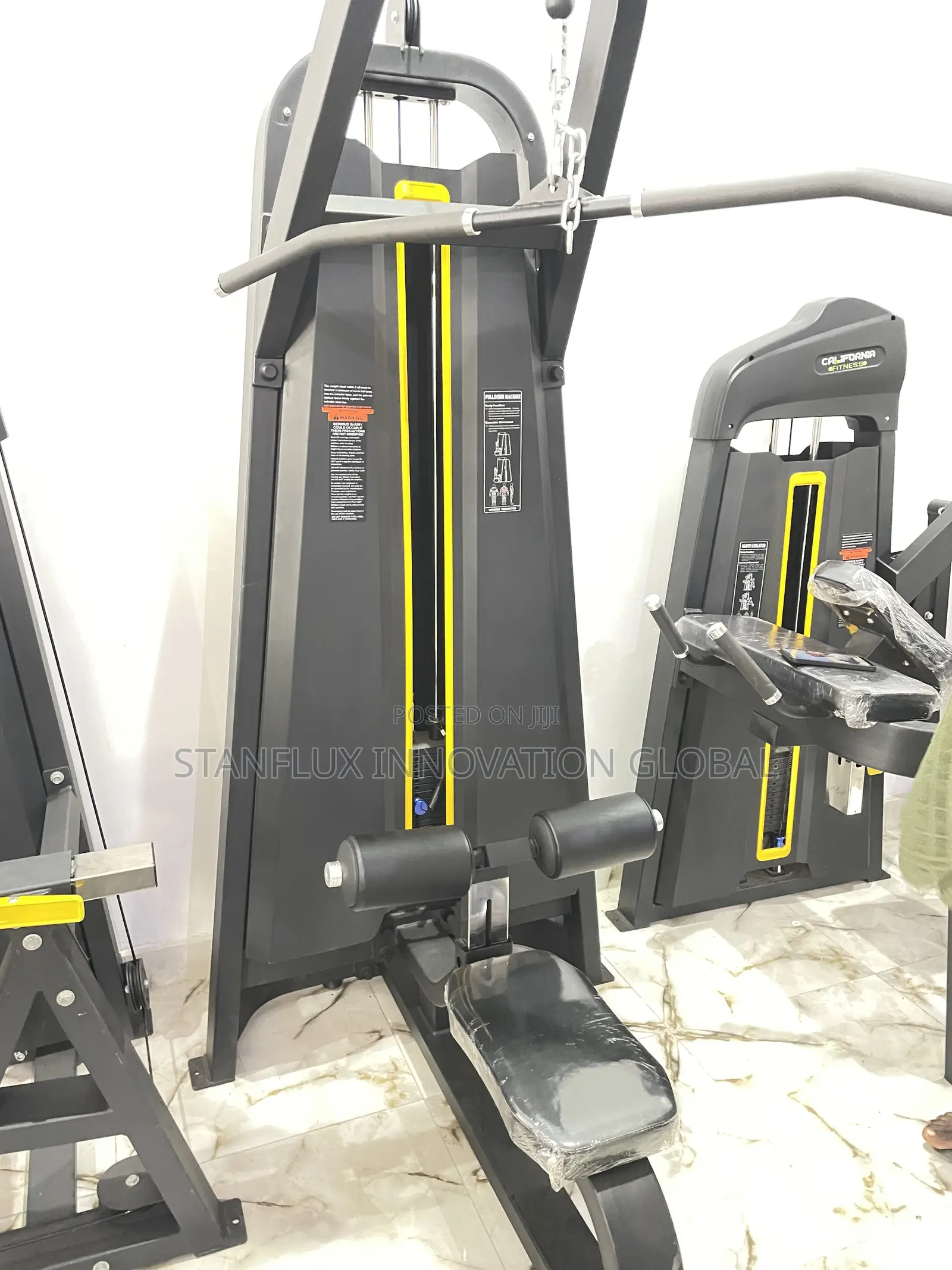 Lat Pulldown Machine