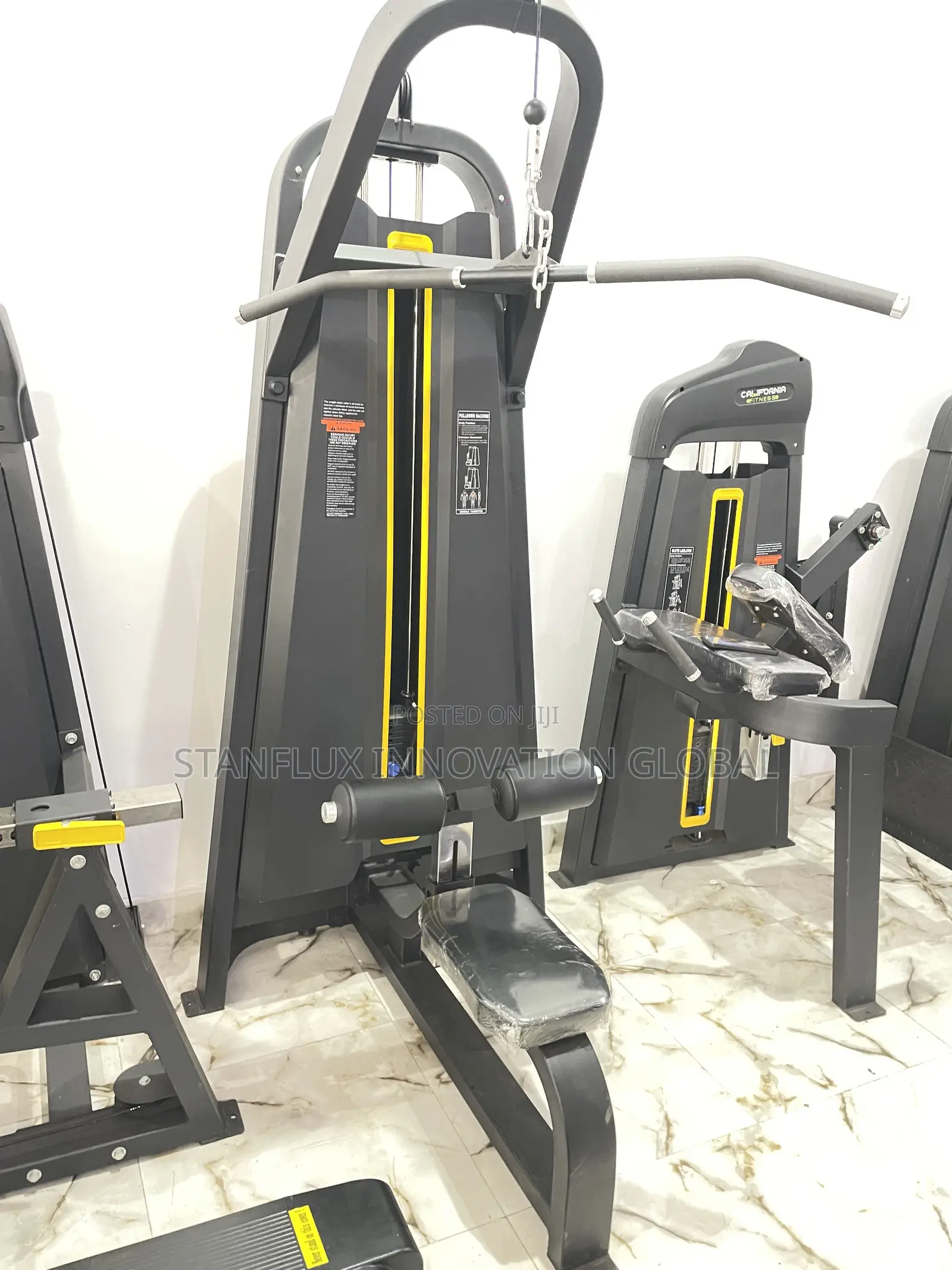 Lat Pulldown Machine