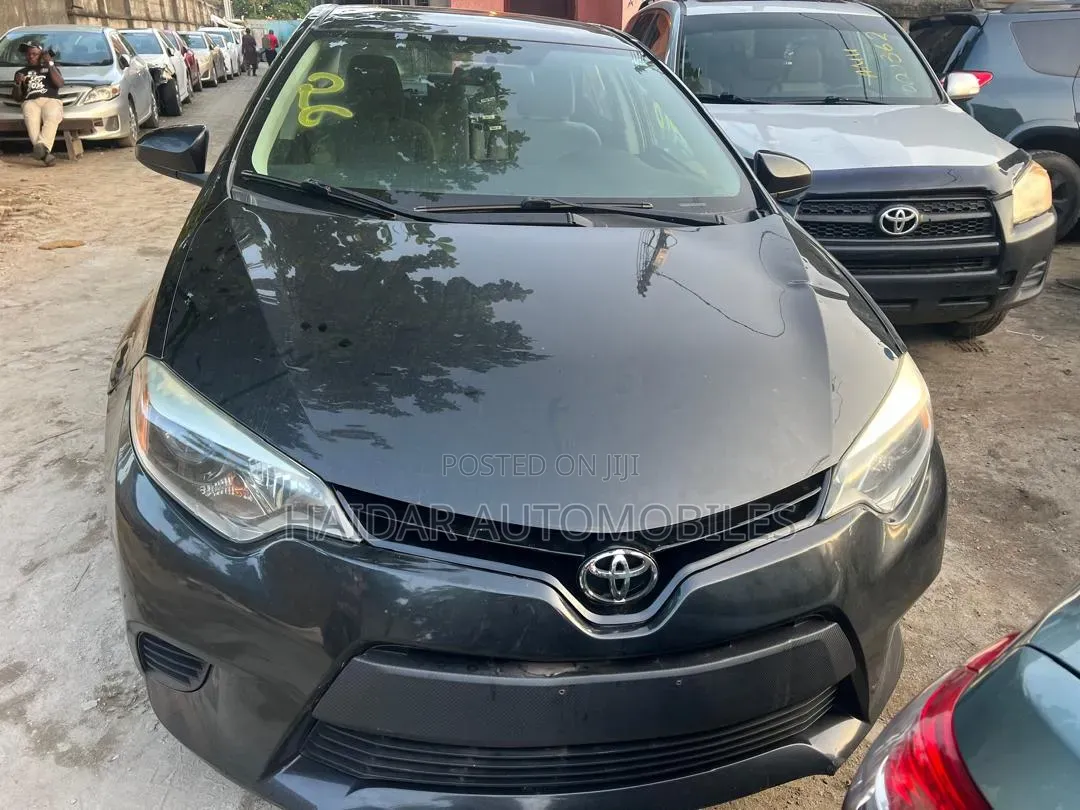 Toyota Corolla 2015 Black