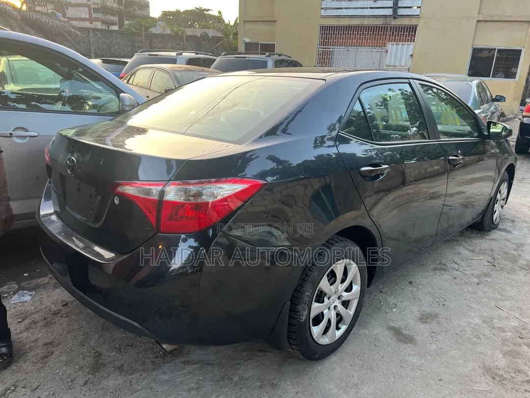 Toyota Corolla 2015 Black