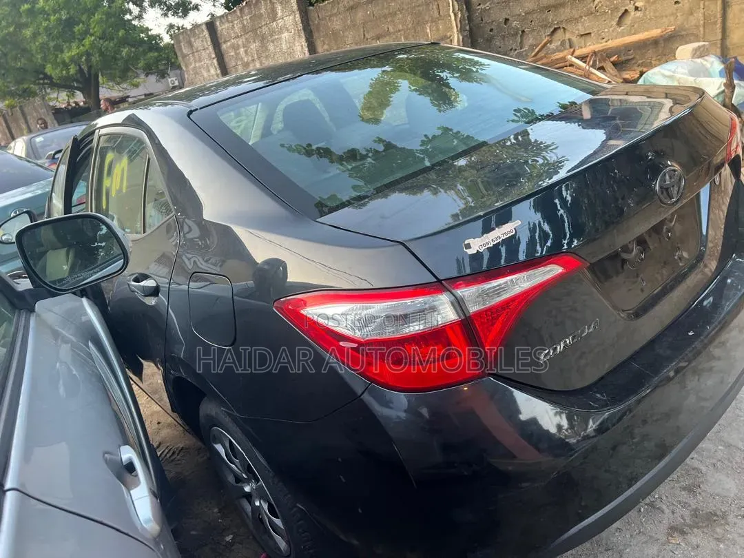 Toyota Corolla 2015 Black
