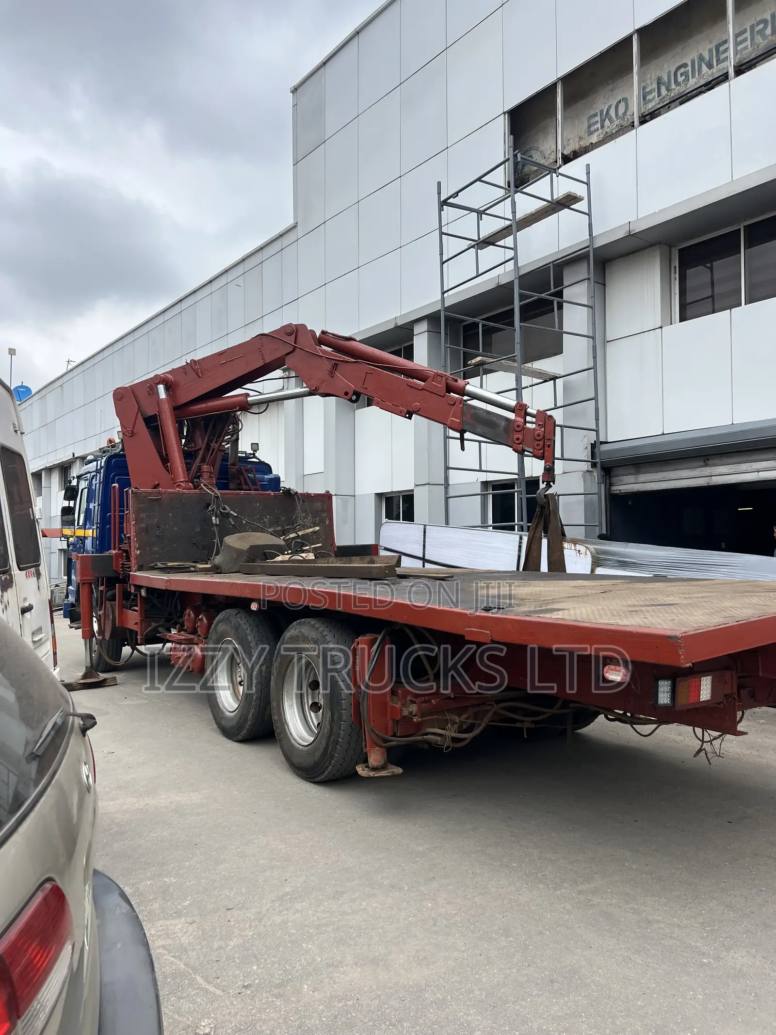 Hiab Truck for Heavy Equipment Moving