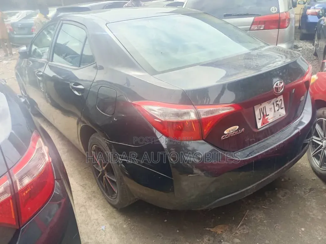 Toyota Corolla 2015 Black