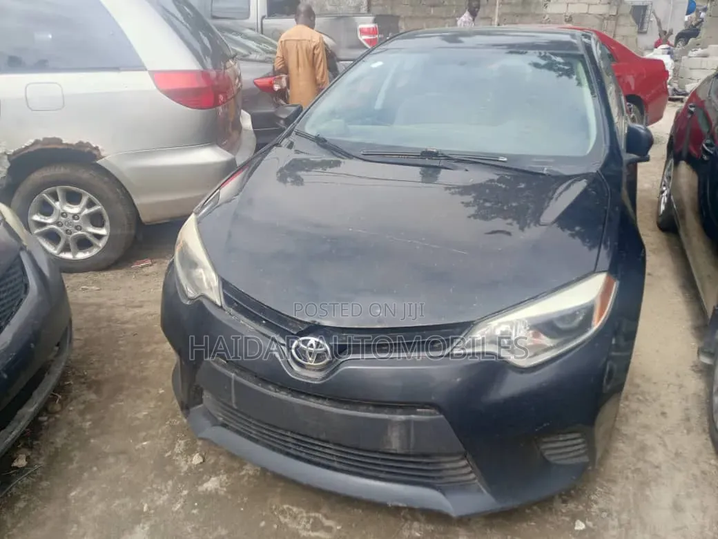 Toyota Corolla 2015 Black