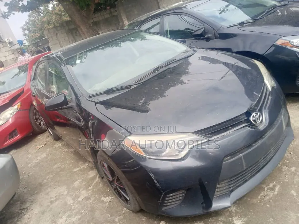 Toyota Corolla 2015 Black