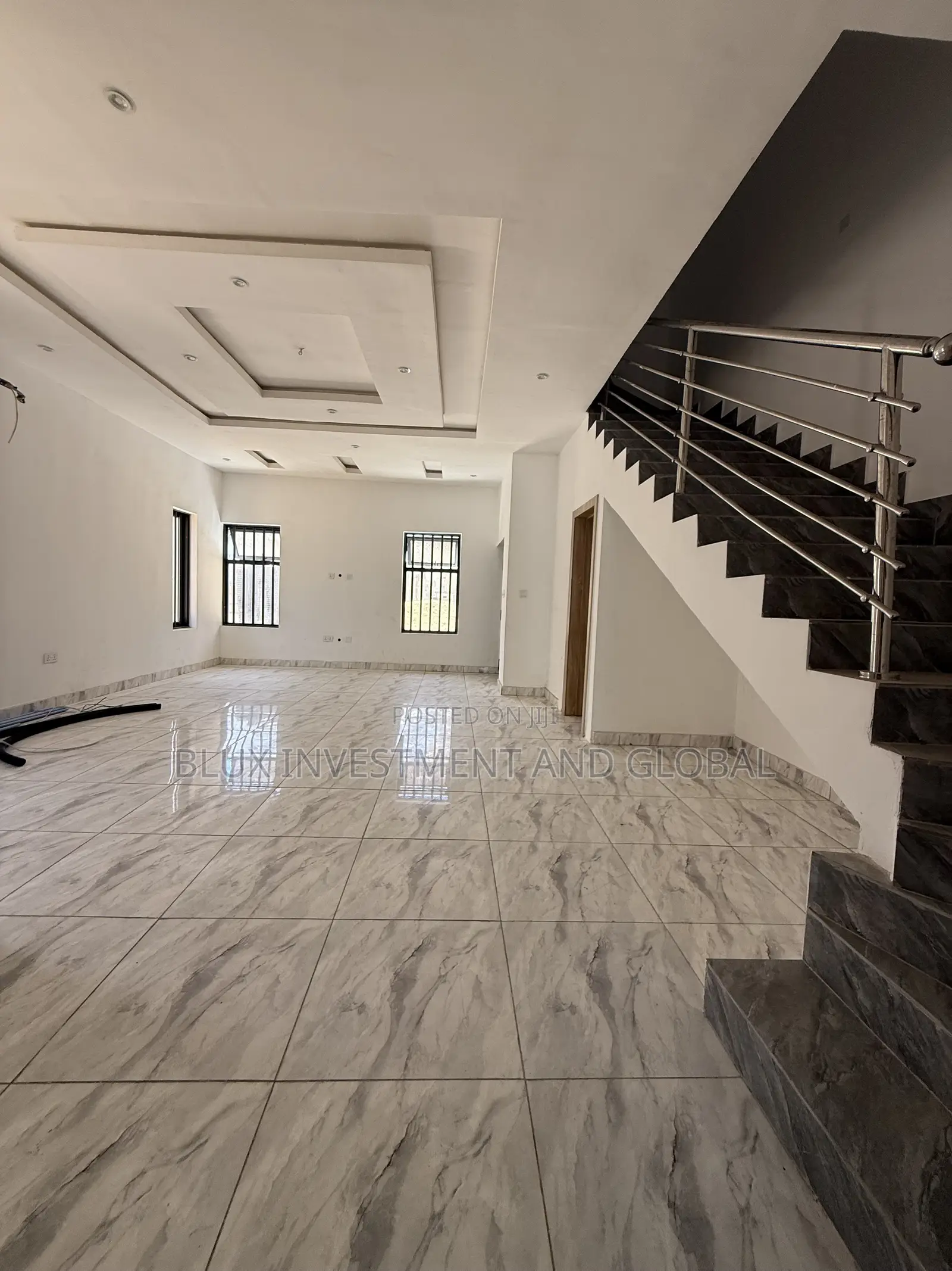 4bdrm Duplex in Off Spg Road Ologolo, Igbo-efon for sale