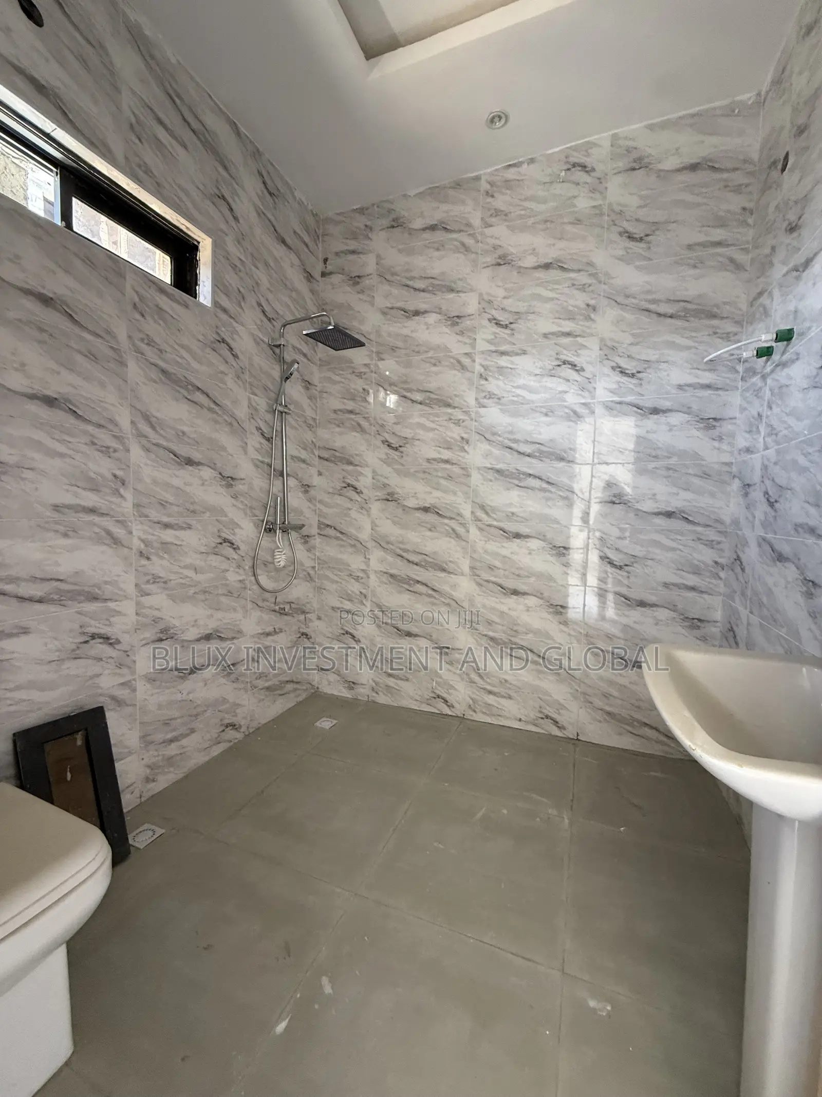 4bdrm Duplex in Off Spg Road Ologolo, Igbo-efon for sale
