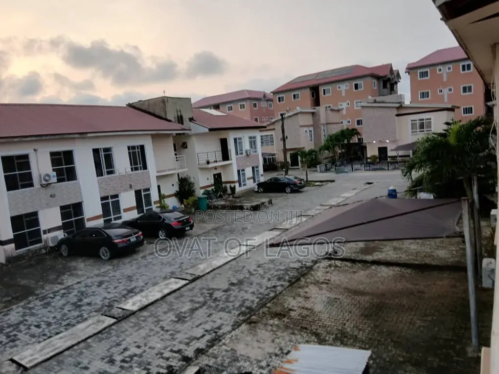 4bdrm Duplex in Sangotedo for rent