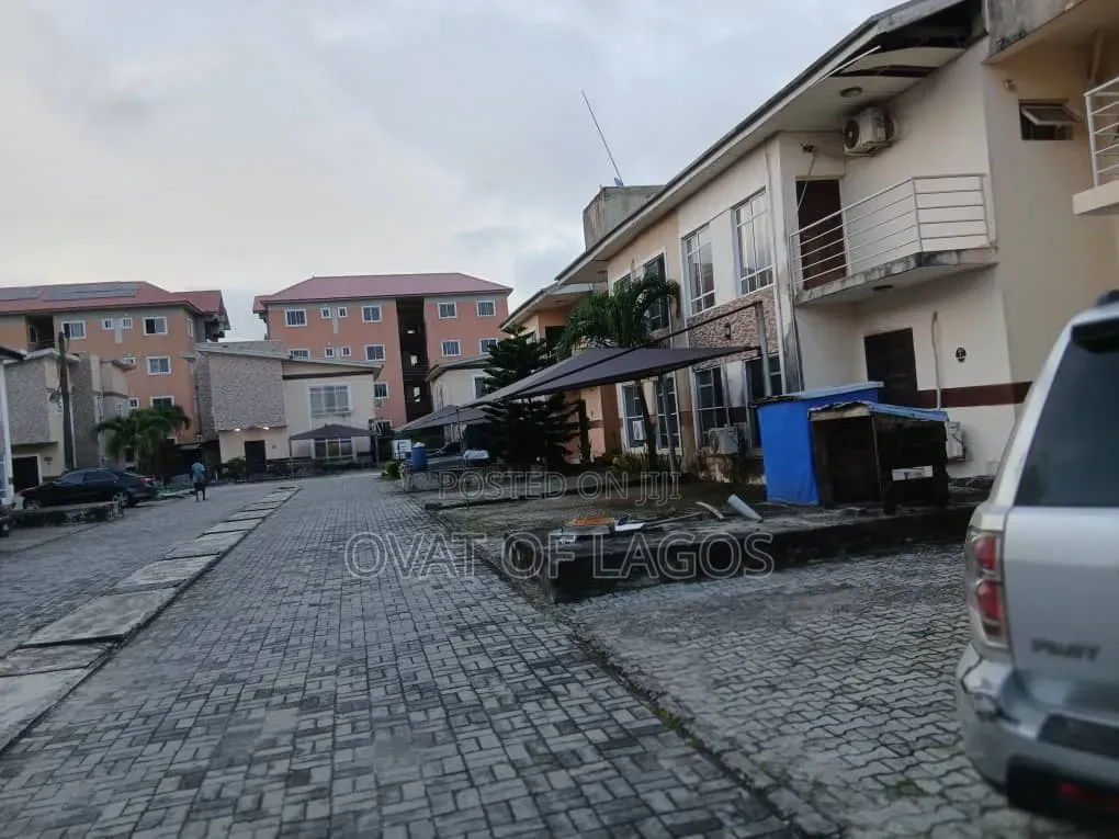 4bdrm Duplex in Sangotedo for rent