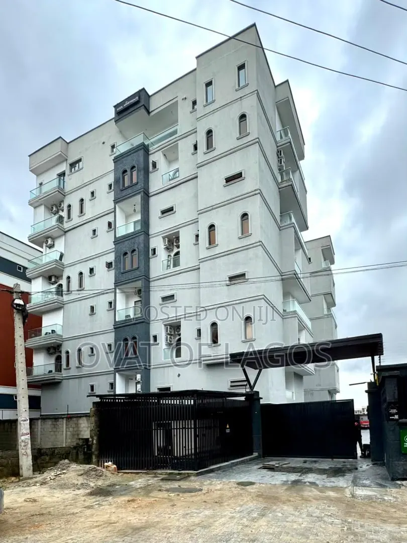 2bdrm Maisonette in Lekki Phase 1 for sale