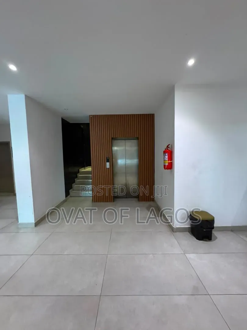 2bdrm Maisonette in Lekki Phase 1 for sale