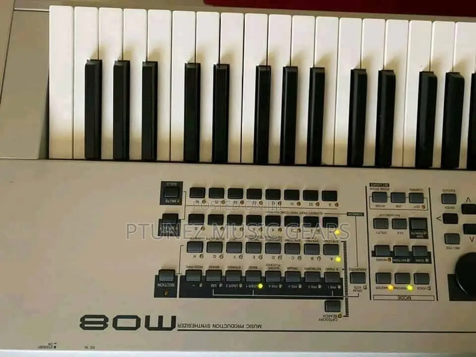 Yamaha Mo8 Synthertizer