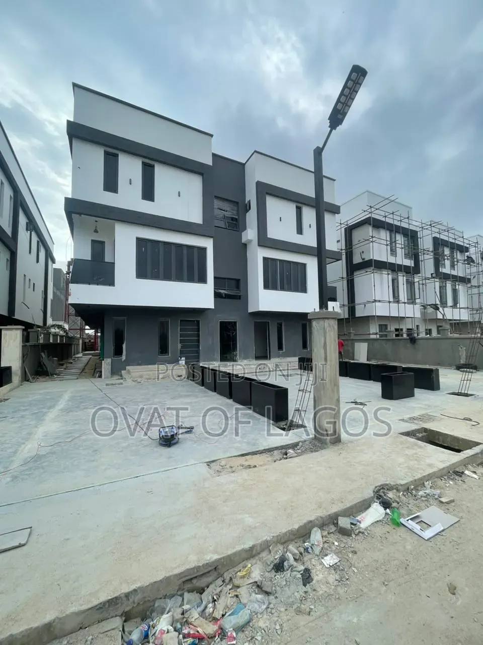 3bdrm Duplex in Lekki Phase 1 for sale