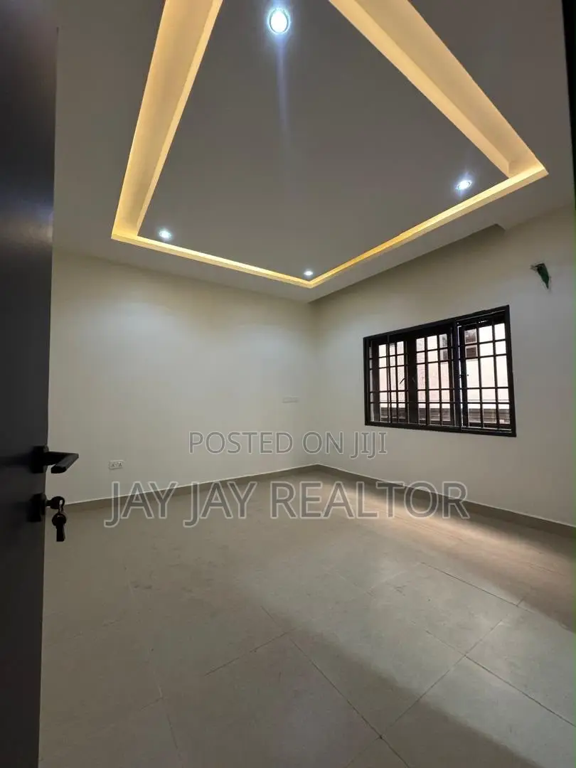 3bdrm Block of Flats in Lifecamp for sale