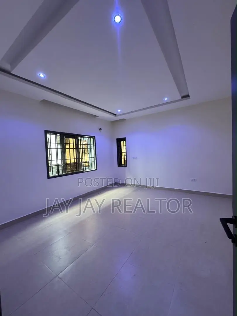 3bdrm Block of Flats in Lifecamp for sale