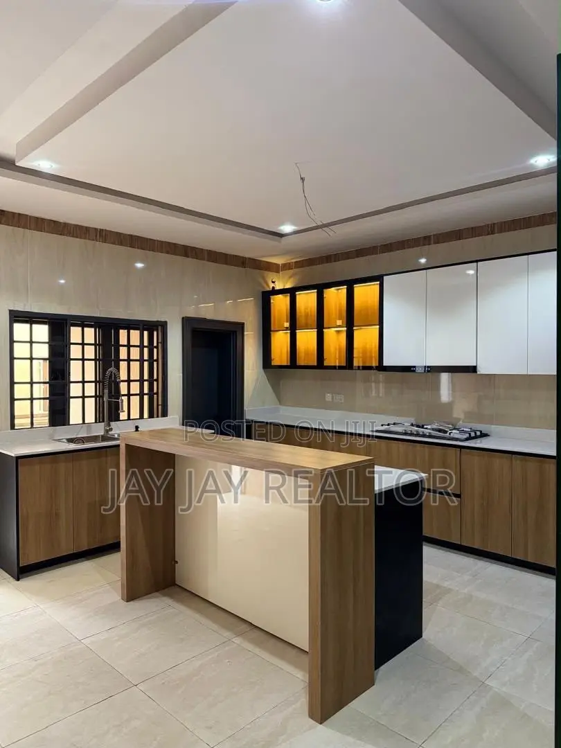 3bdrm Block of Flats in Lifecamp for sale