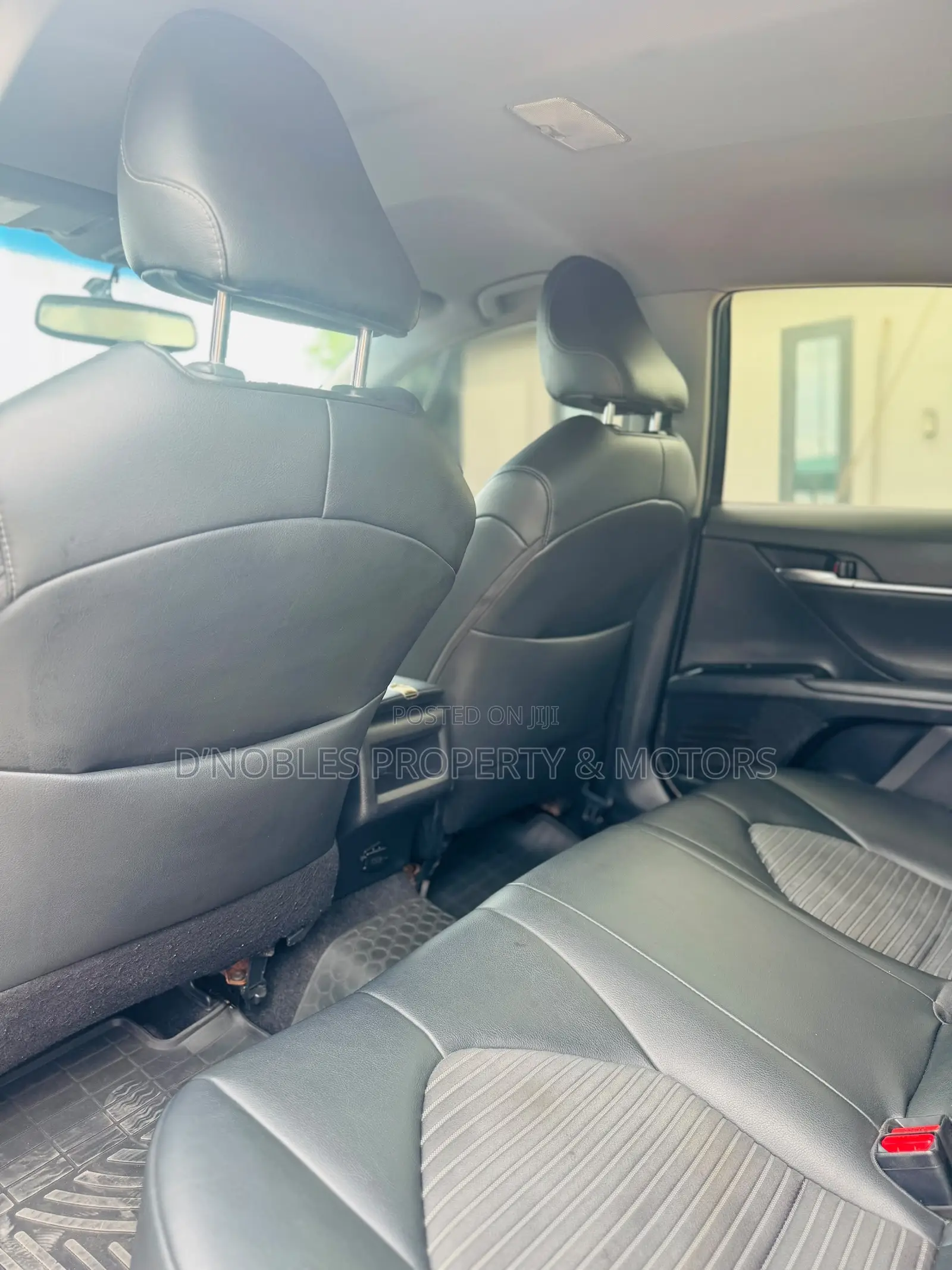 Toyota Camry SE FWD 2020 Black