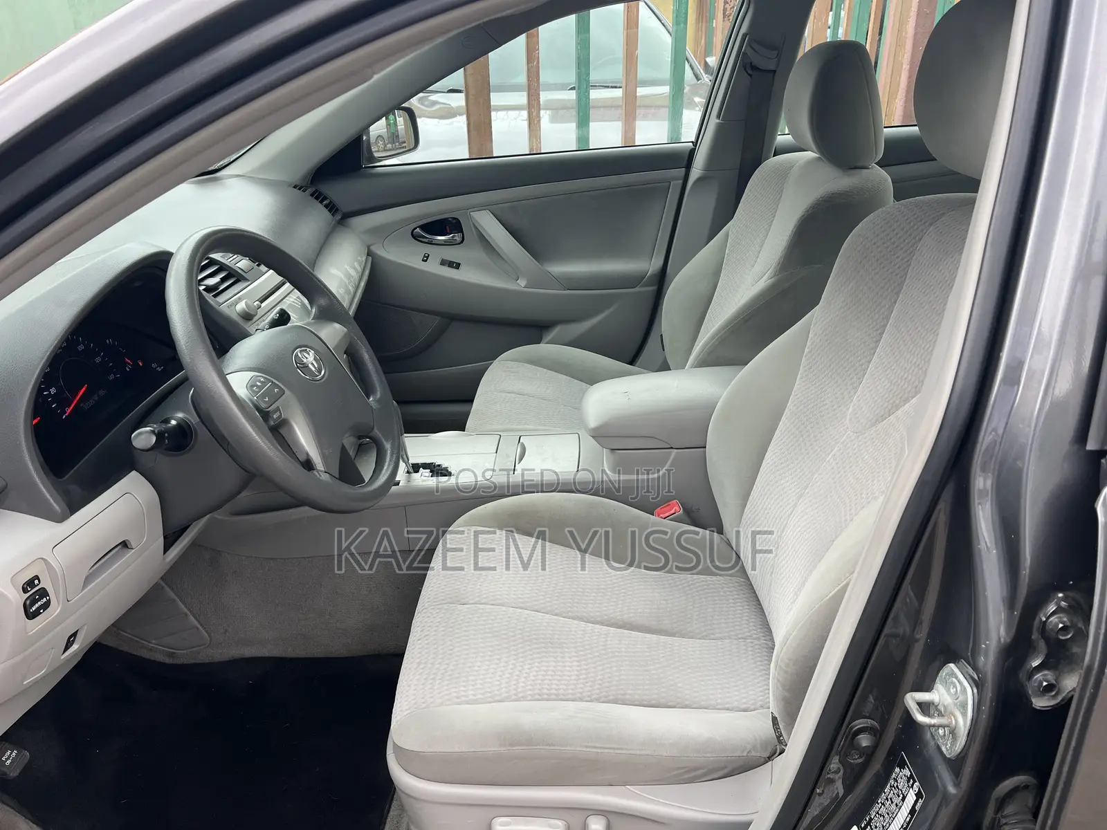 Toyota Camry LE 4dr Sedan (2.5L 4cyl 6AM) 2010 Gray