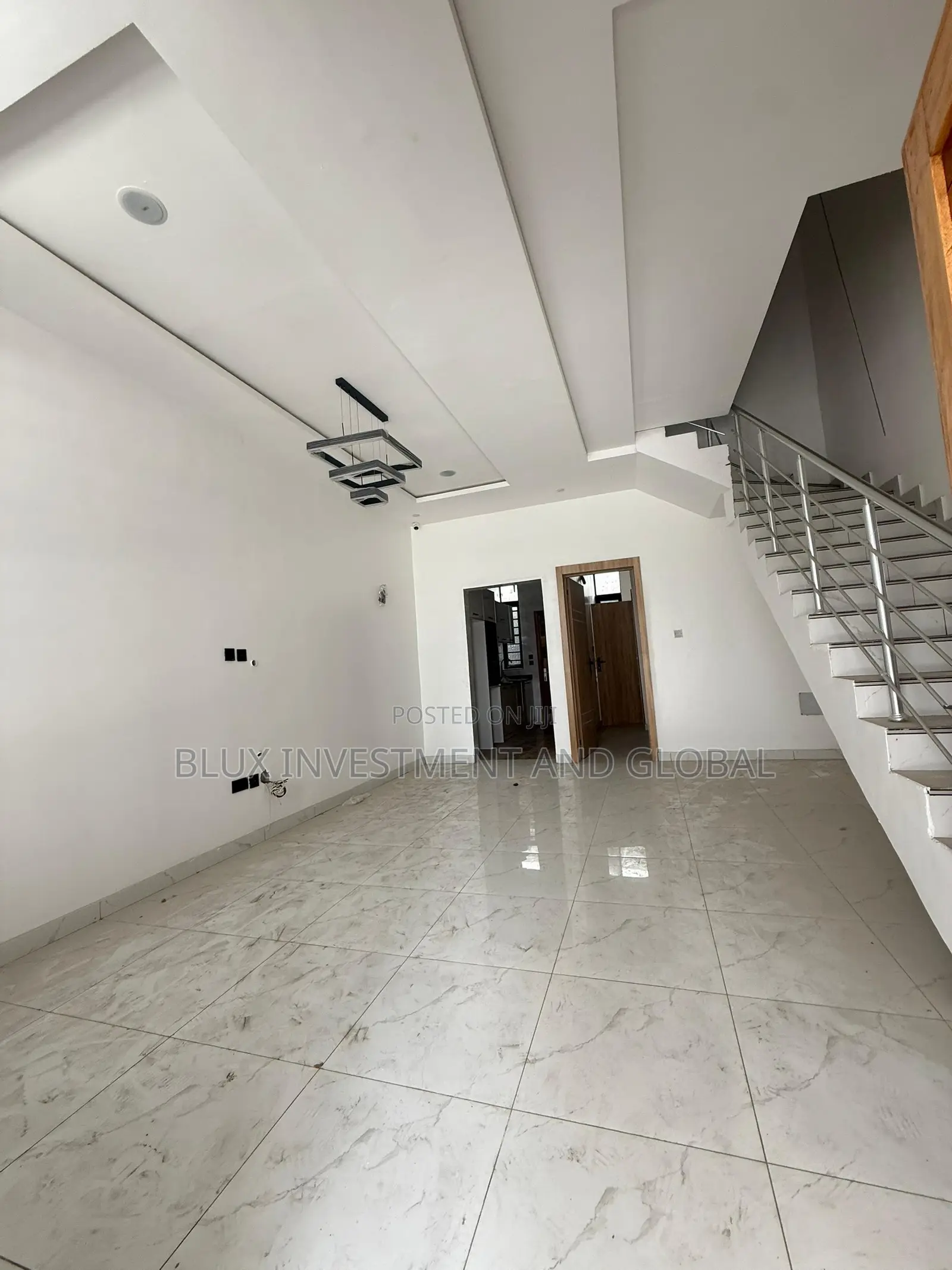 3bdrm Duplex in Chevron for sale