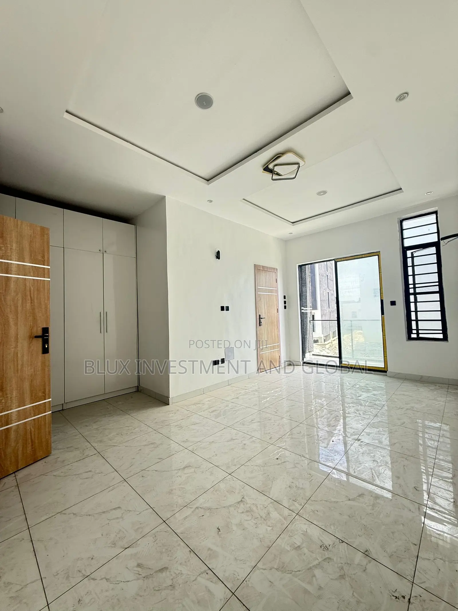 3bdrm Duplex in Chevron for sale