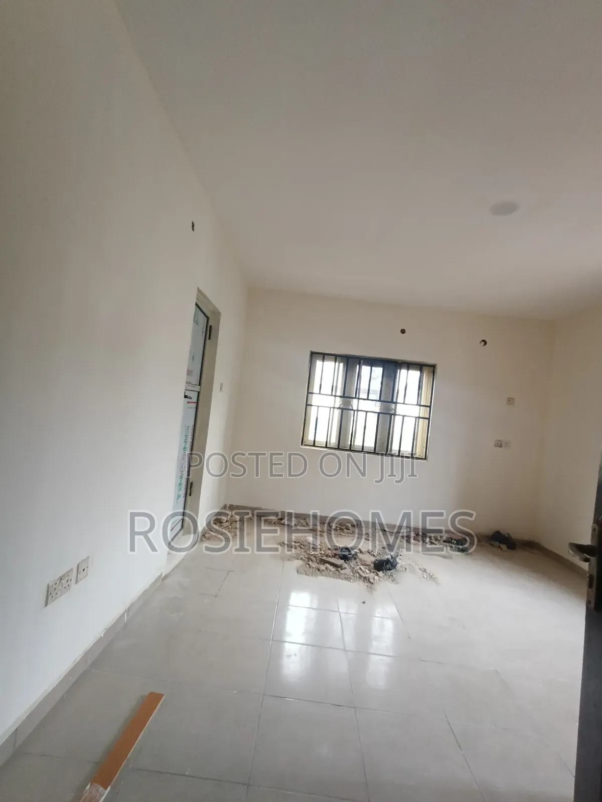 3bdrm Block of Flats in Adeba, Lakowe for rent