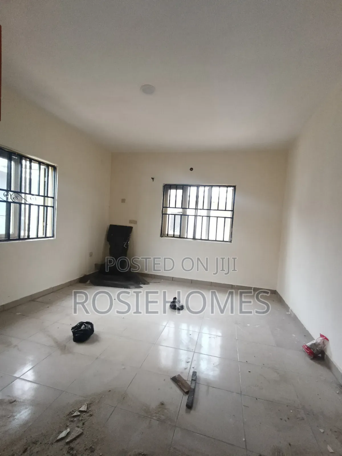 3bdrm Block of Flats in Adeba, Lakowe for rent