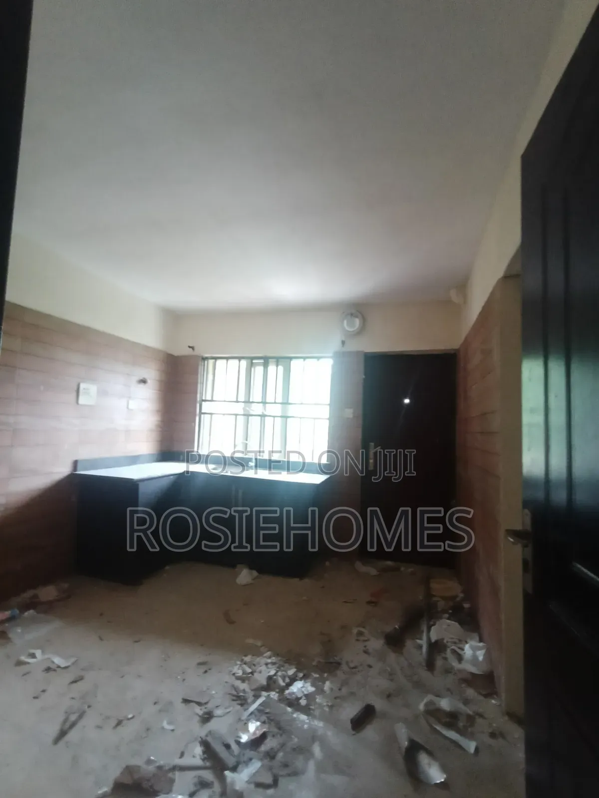 3bdrm Block of Flats in Adeba, Lakowe for rent