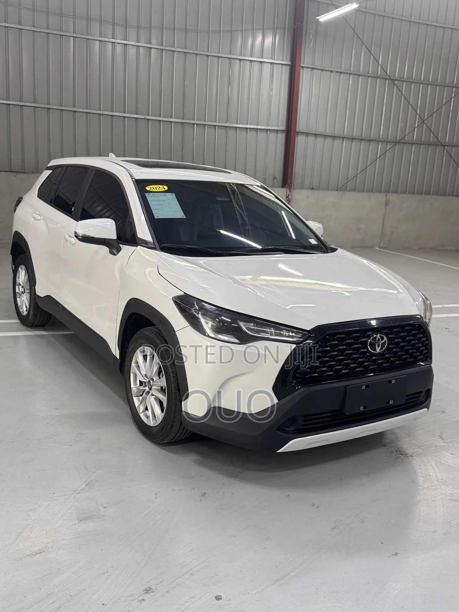 Toyota Corolla Cross XLE 2WD 2024 White