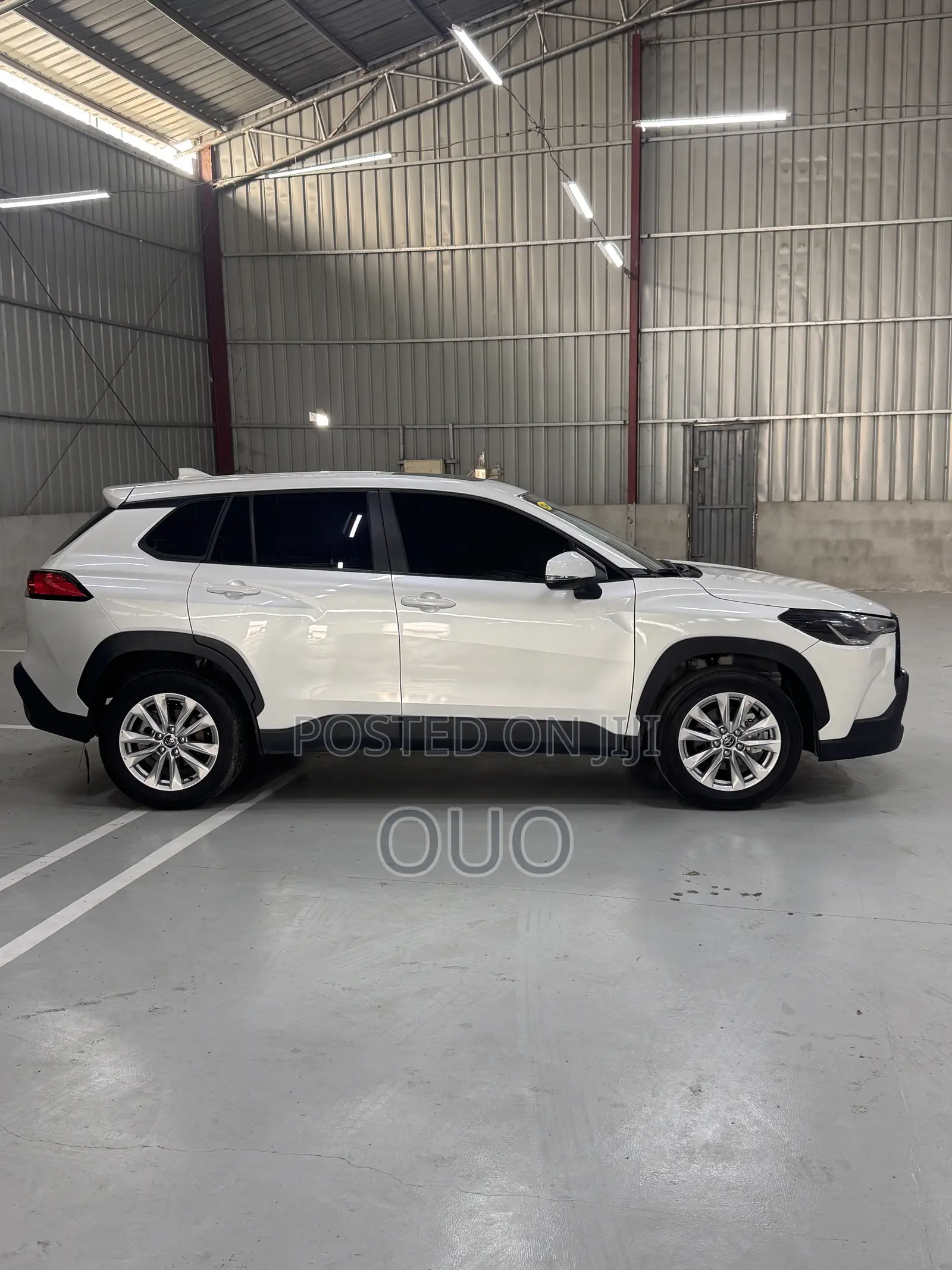 Toyota Corolla Cross XLE 2WD 2024 White