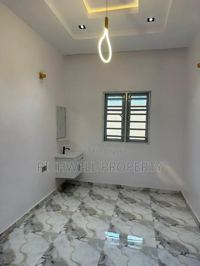 3bdrm Bungalow in Alaaka Elebu Off for sale