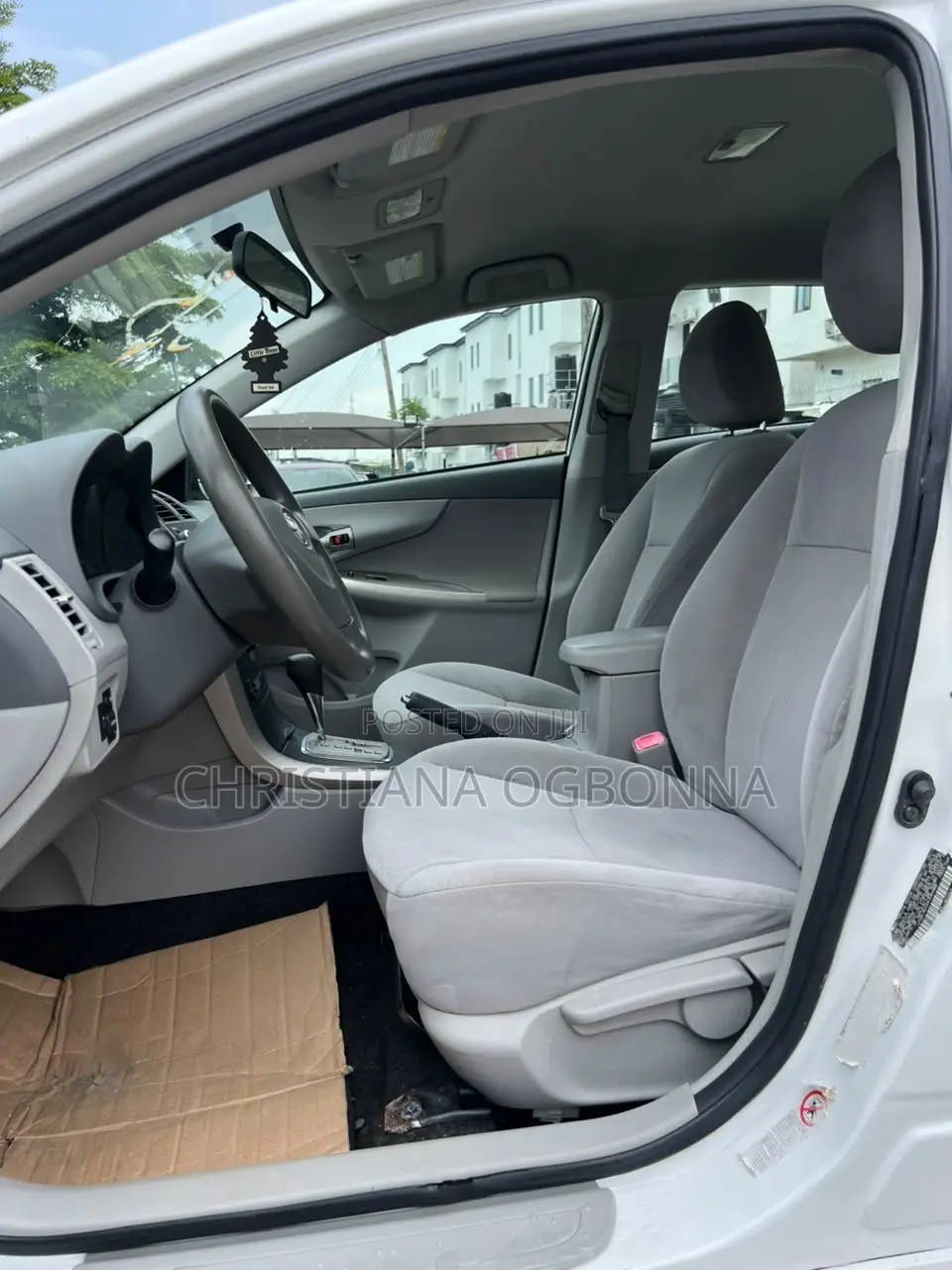 Toyota Corolla LE 4dr Sedan (1.8L 4cyl 4A) 2011 White