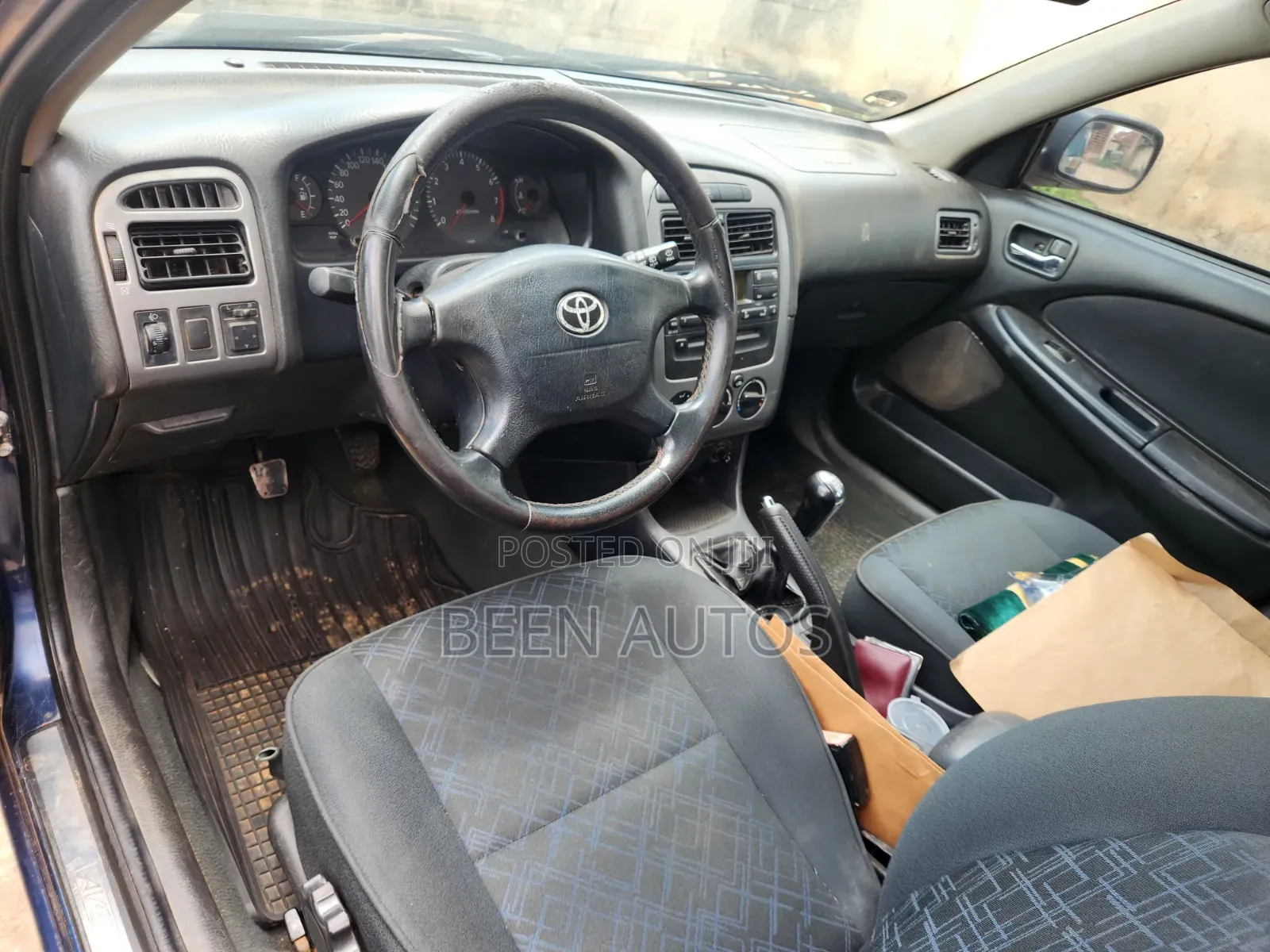 Toyota Avensis 2000 Blue