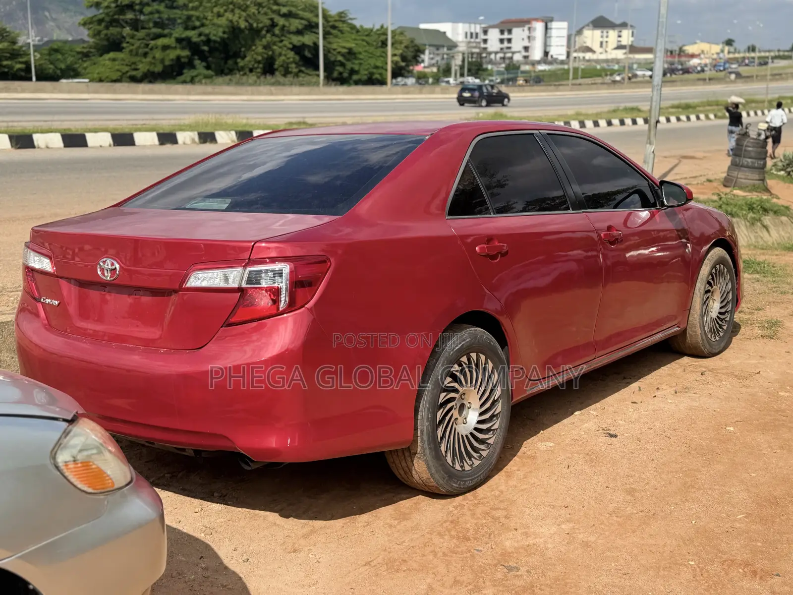 Toyota Camry LE 4dr Sedan (2.5L 4cyl 6A) 2013 Red