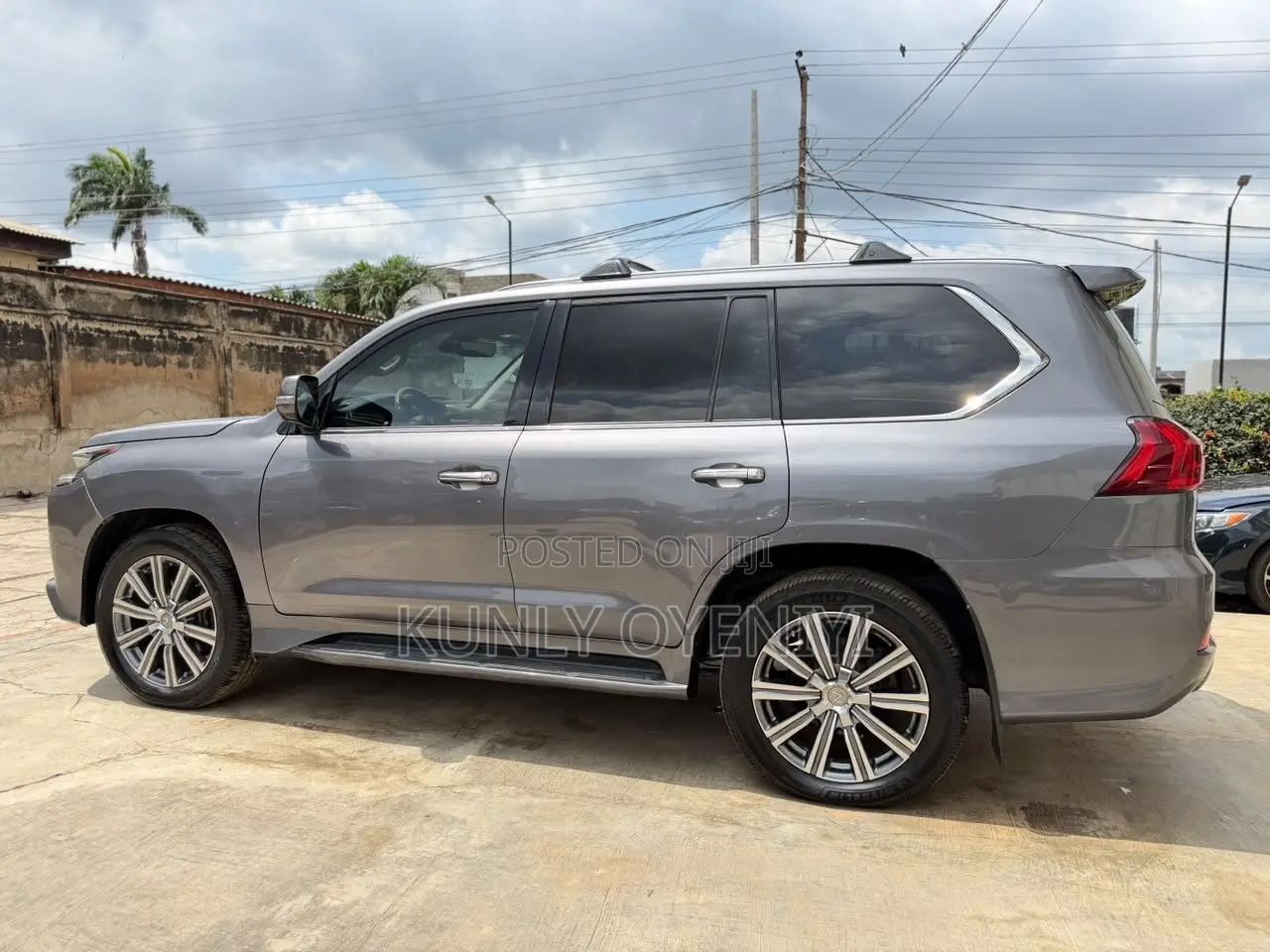 Lexus LX 570 AWD 2016 Gray