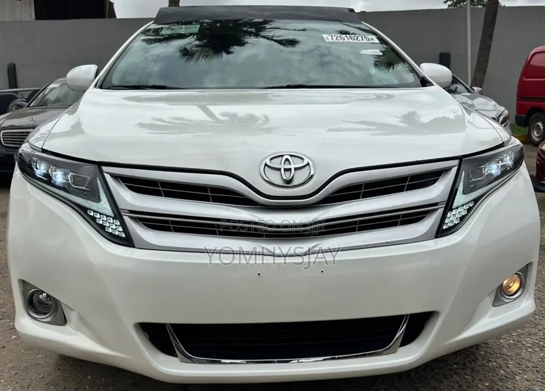 Toyota Venza V6 AWD 2010 White