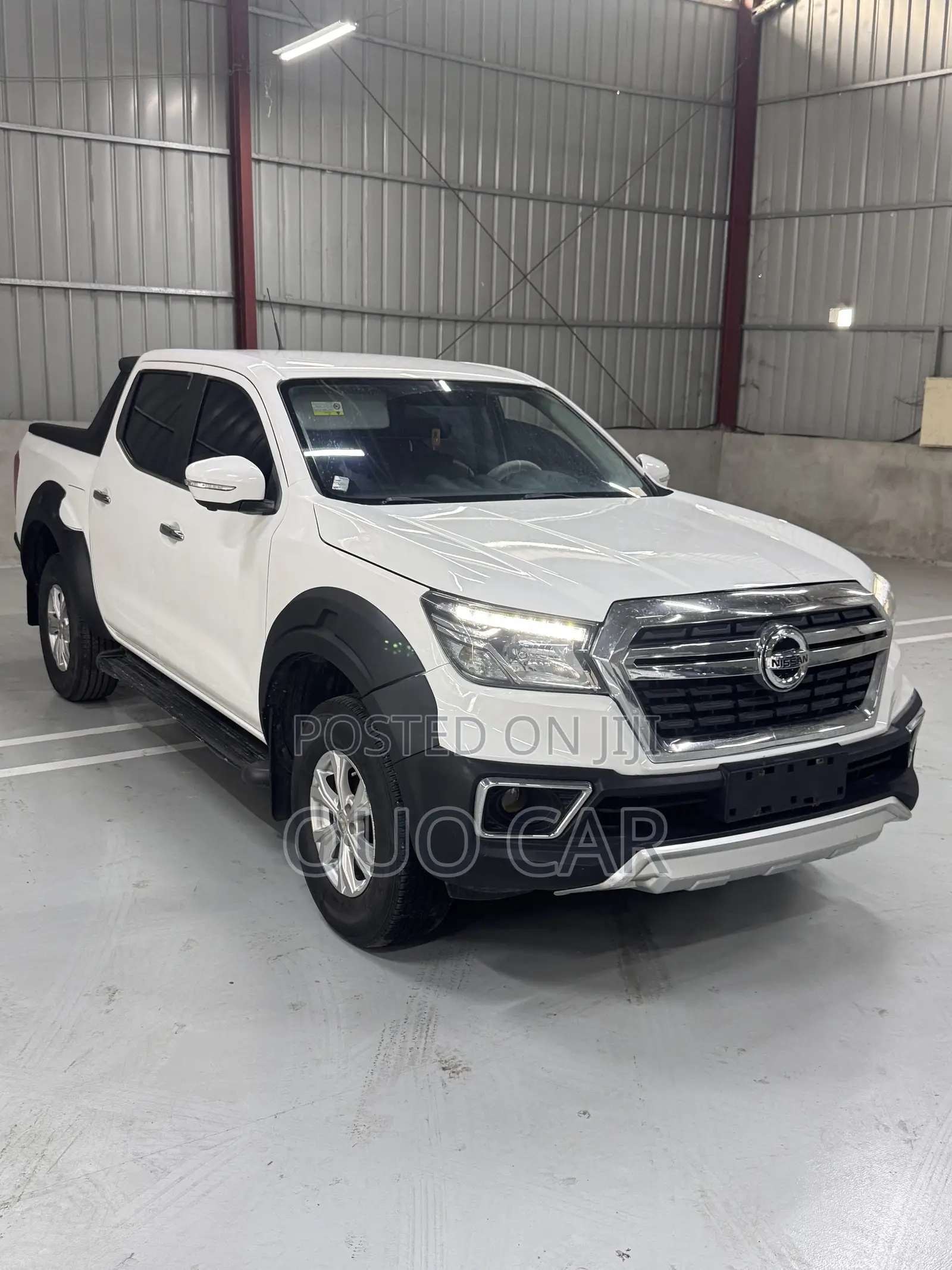 Nissan Pick-Up 2021 White