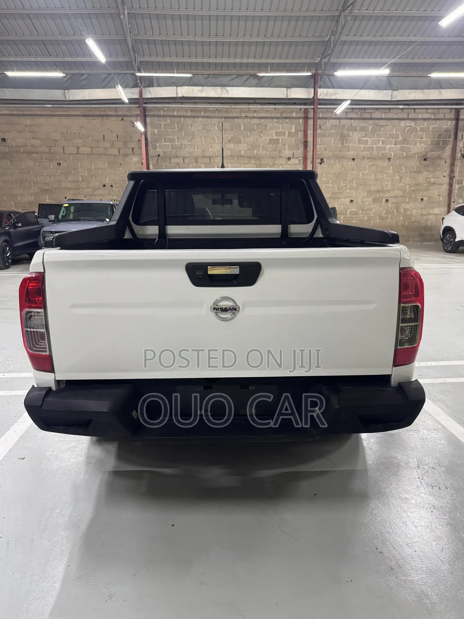 Nissan Pick-Up 2021 White