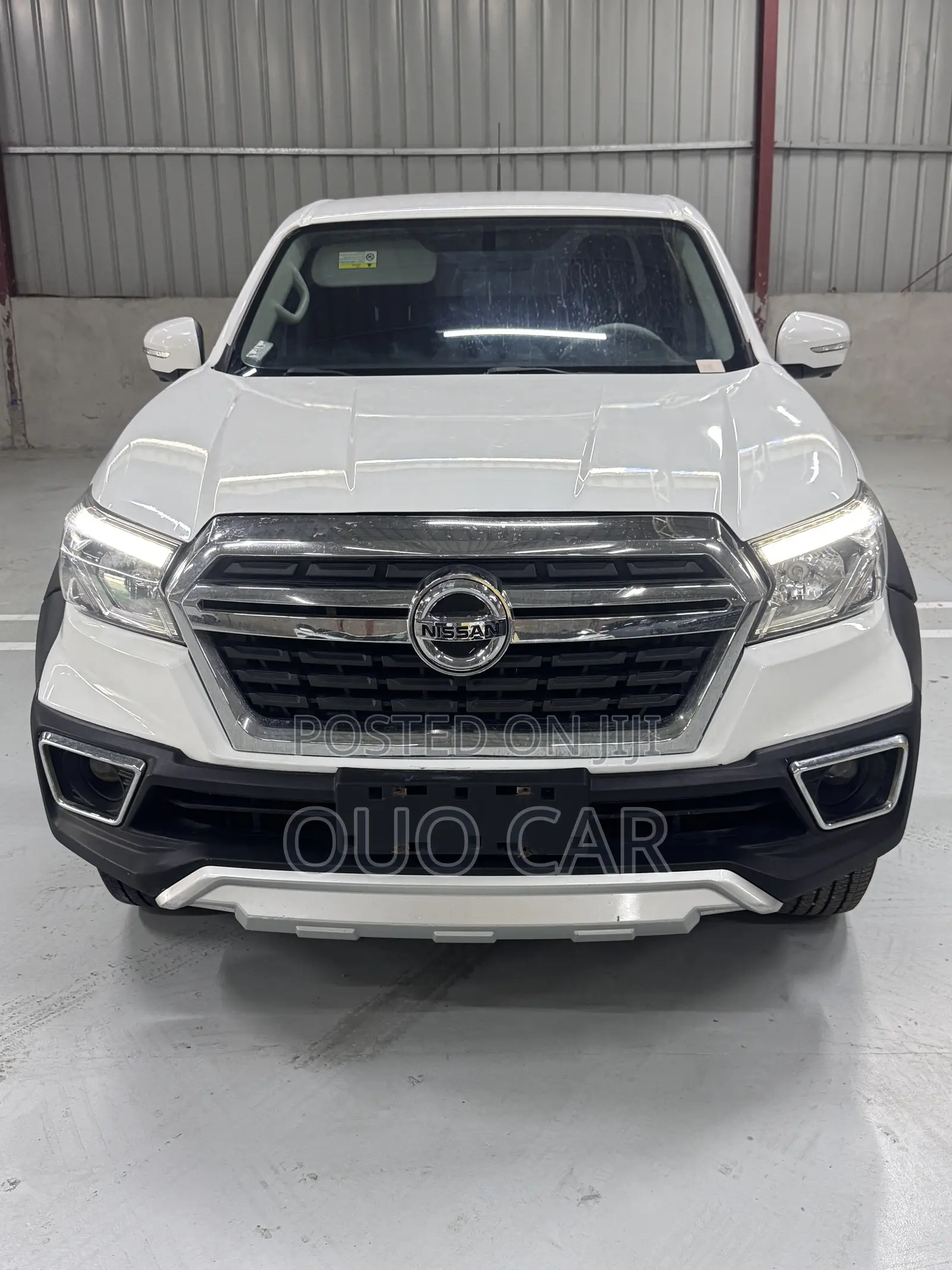 Nissan Pick-Up 2021 White