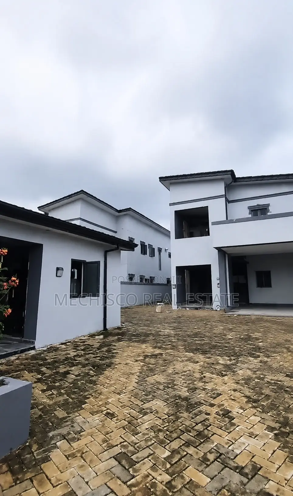 4bdrm Duplex in Eliozu for rent
