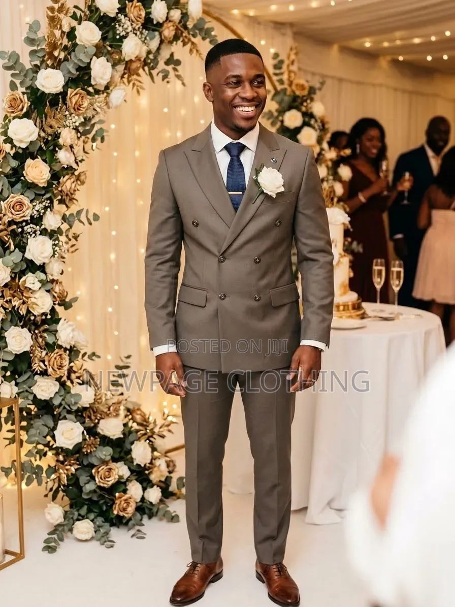 Sharp Grey Double-Breasted Suit – Perfect for Weddings Events!